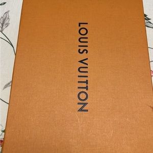 Louis Vuitton Sarah Louis Damien Ebene Vuitton print wallet red lining GUC.